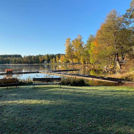 Vacker Hus I Naturen Froseke Exterior photo