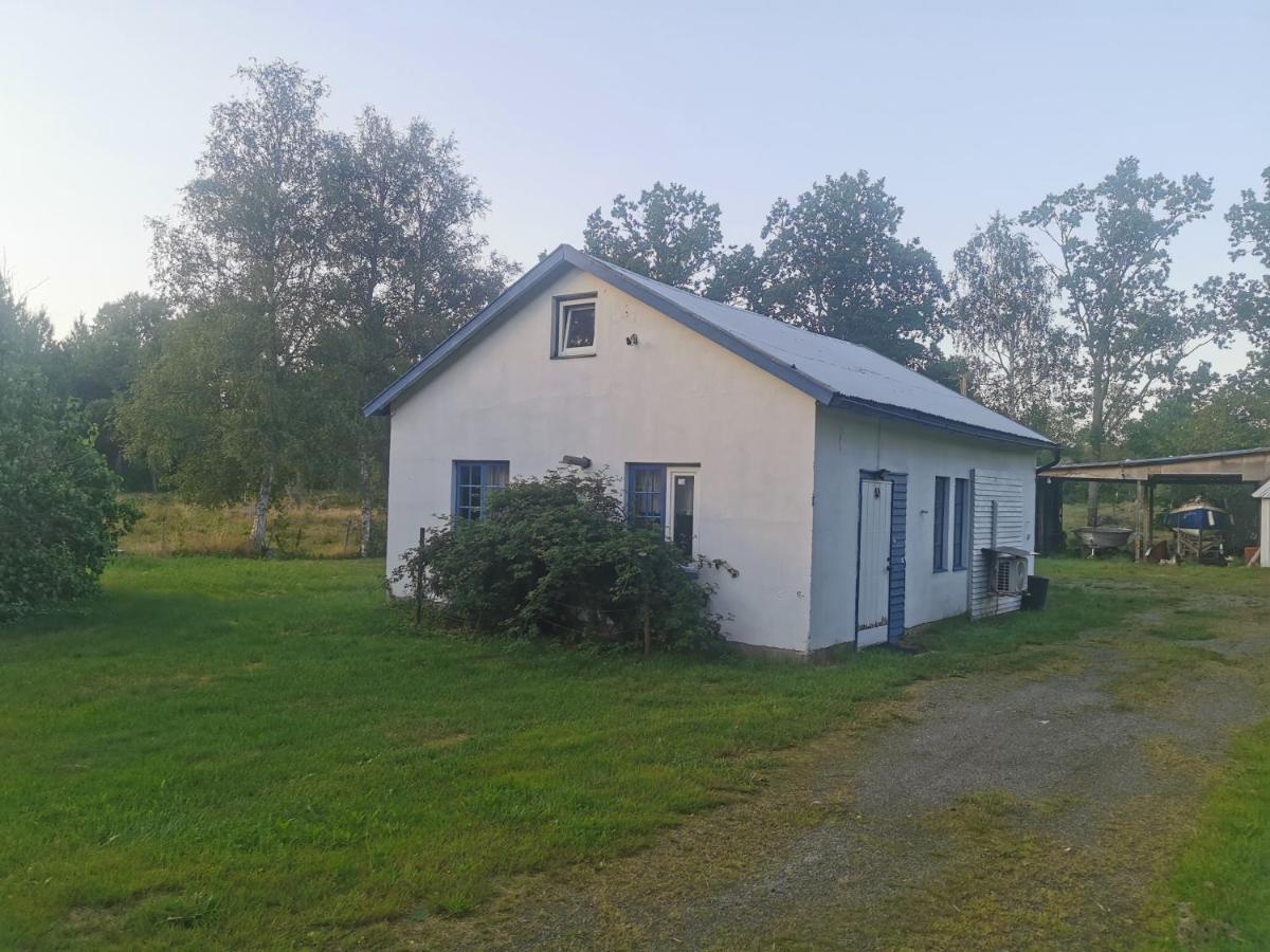 Vacker Hus I Naturen Froseke Exterior photo